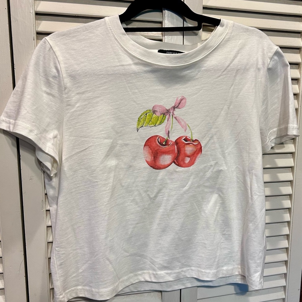 Forever 21 Cherry Graphic Short Sleeve Crop Tee